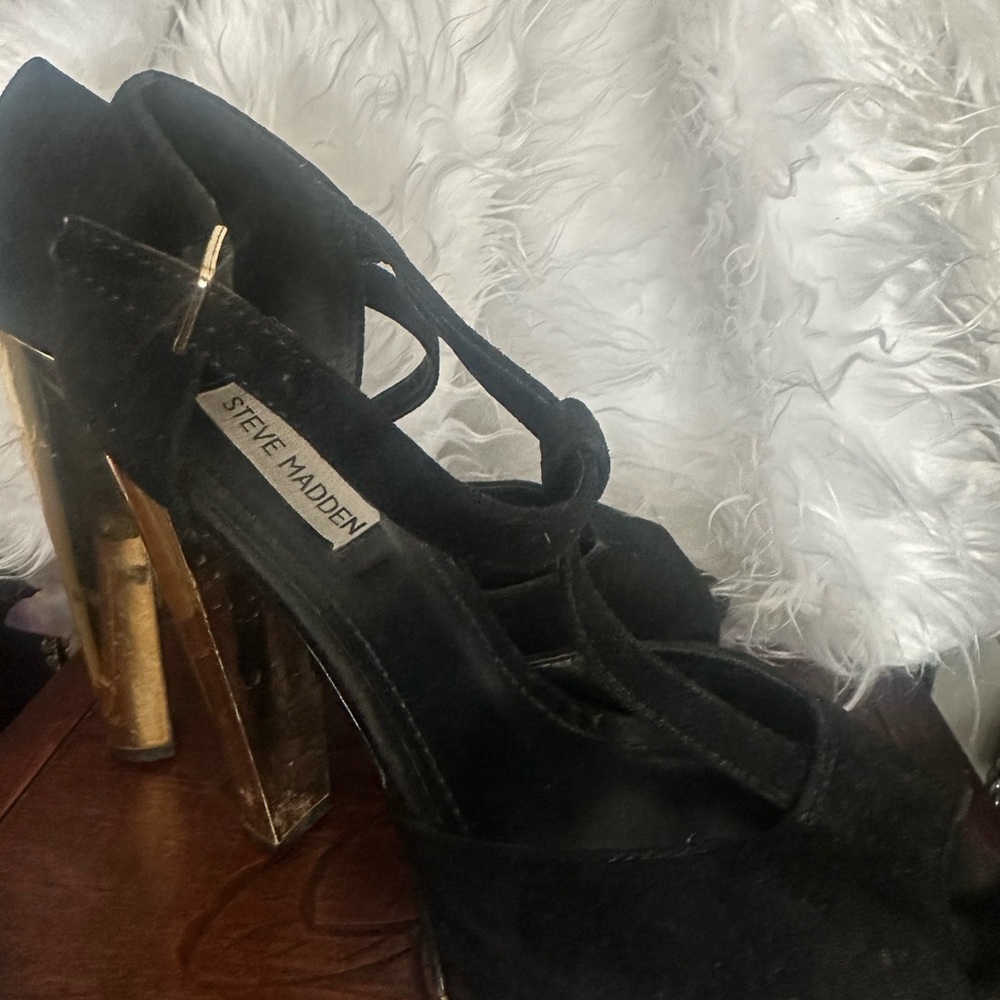 Steve Madden Black and Gold Strappy Heels